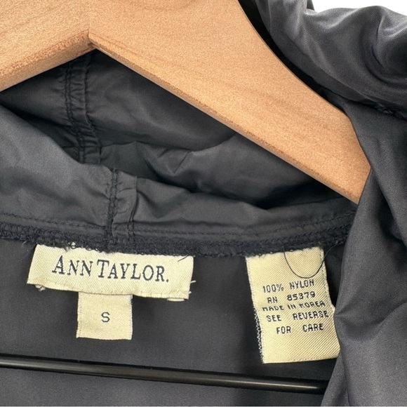 Vintage 90s Ann Taylor Windbreaker Jacket Black Nylon Hooded Pullover | Small - Picture 8 of 11
